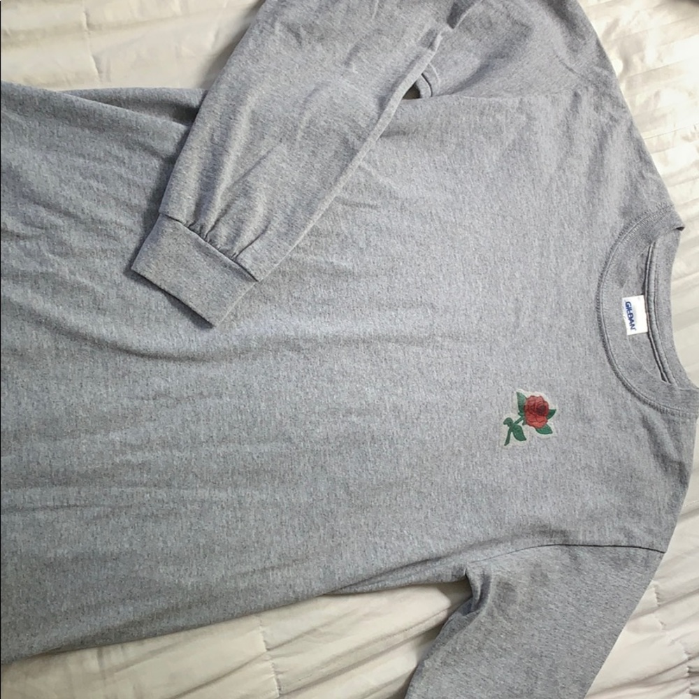 gray rose long sleeve tee - Picture 2 of 3